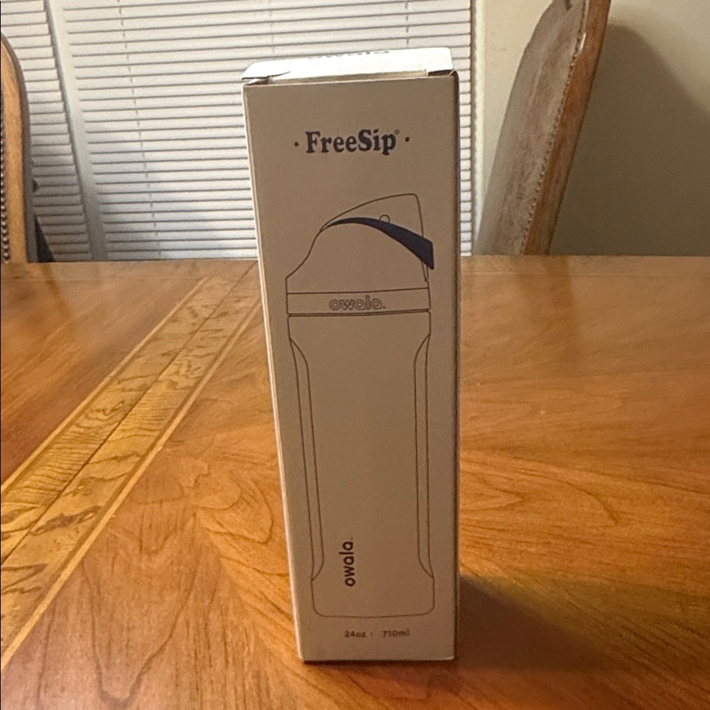 NIB Owala FreeSip 24oz Stainless Steel Water Bottle Neo Sage - Picture 6 of 6